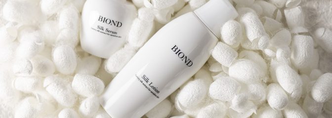 天然由来成分配合 高い保湿力のケア化粧品