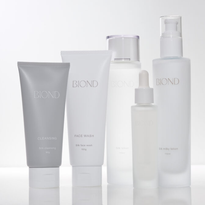 化粧品・健康食品の企画設計から製造をお受けすることができます。
お困りのことがございましたら、お気軽にお問い合わせください。